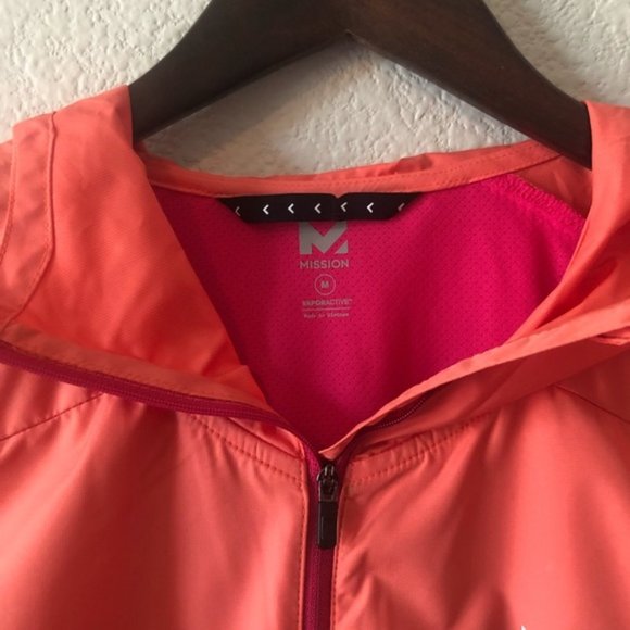 Mission Vaporactive barometer running windbreaker size medium - Picture 7 of 16